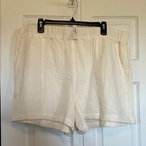 NWT Madewell 2X Women's Cream Lightspun Easy Pull-On Shorts front pockets